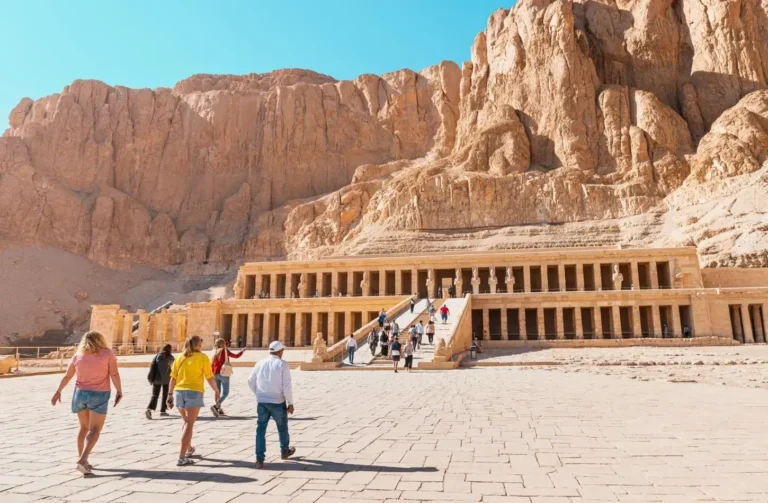 Tour groups in front of the Temple of Hatshepsut